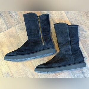 UGG Womens size 7 Abree Short II Dark Suede Boots